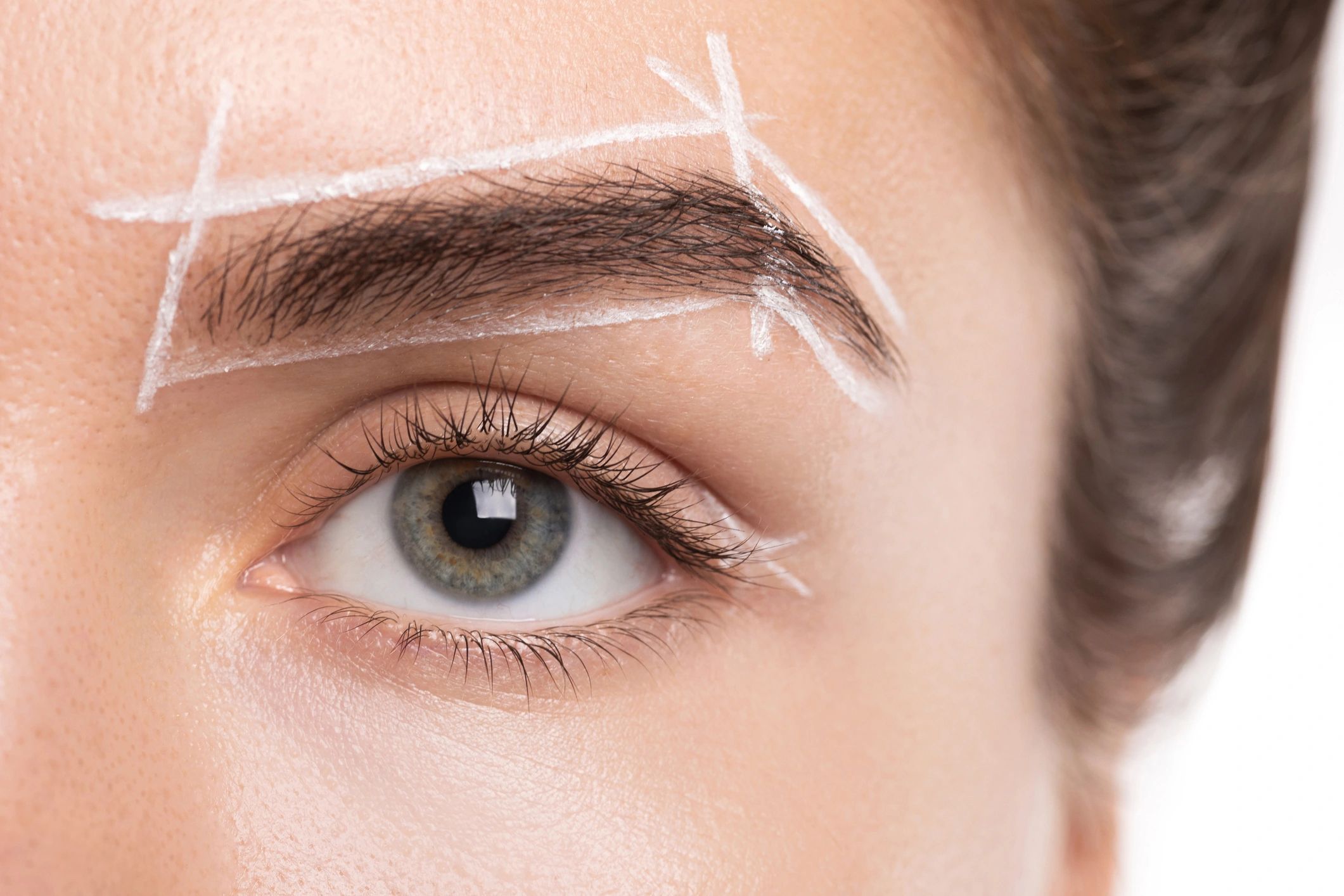 Eyebrow mapping before shaping service